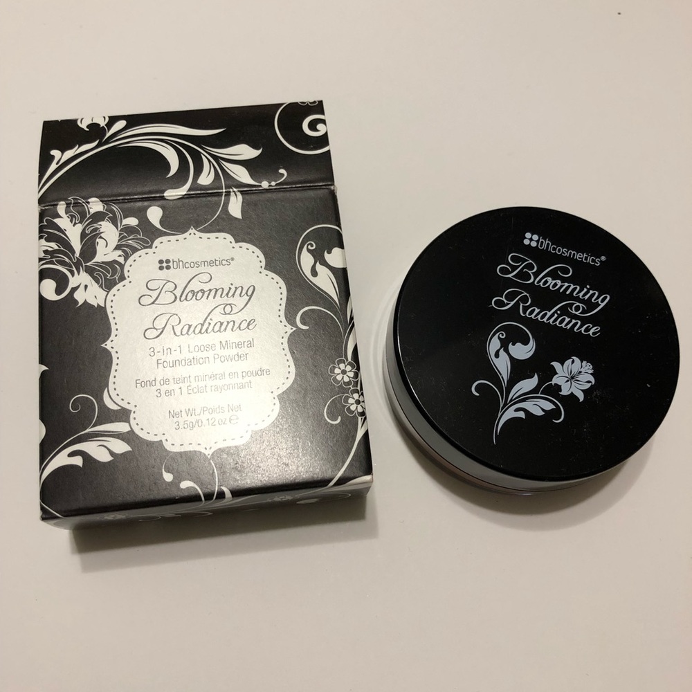 BH Cosmetics Loose Mineral Foundation Powder